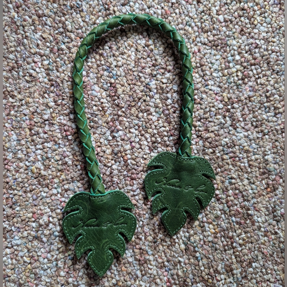 Nena & Co emerald Tassel